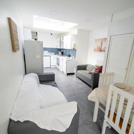 Stay Sa Cosy Equipped Studios Available 10 Mins From The City! Free Wifi &50" Smart Tv'S! Birmingham Eksteriør bilde