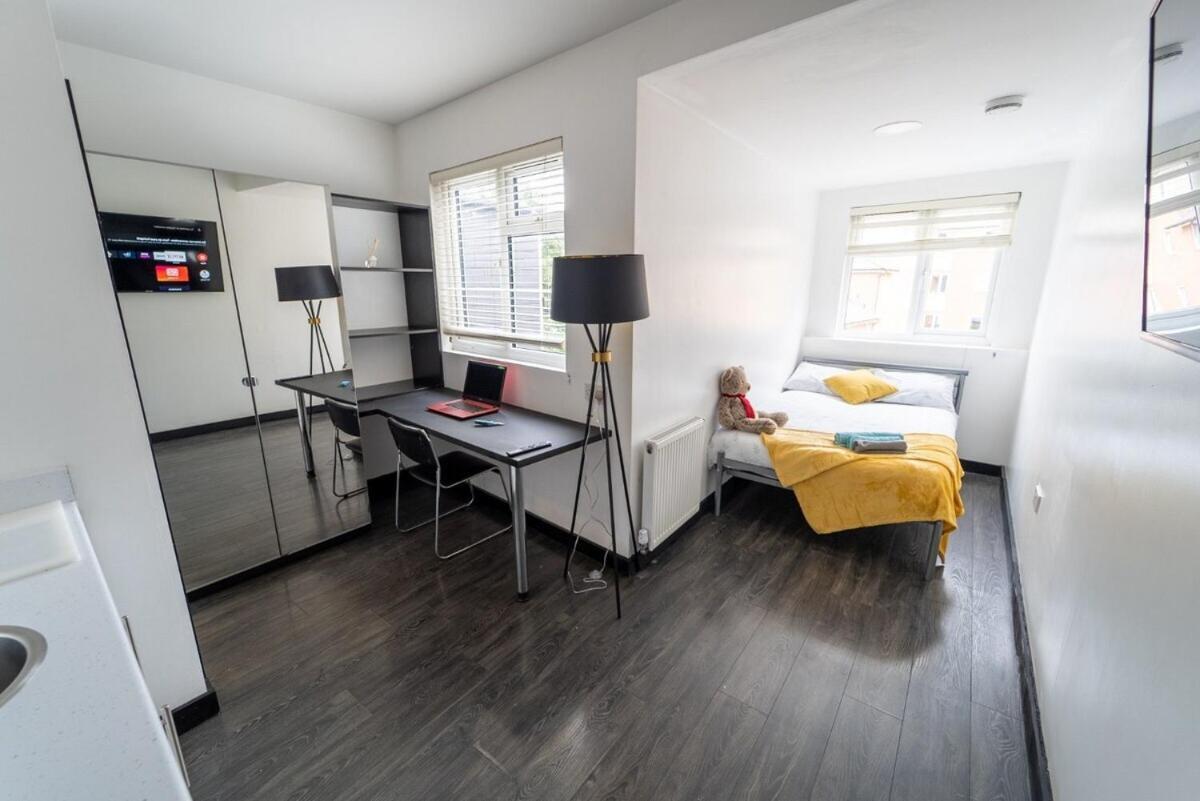 Stay Sa Cosy Equipped Studios Available 10 Mins From The City! Free Wifi &50" Smart Tv'S! Birmingham Rom bilde