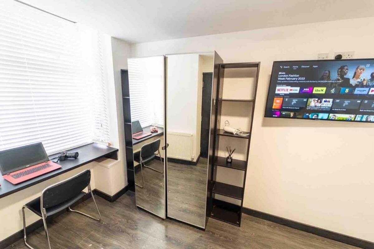 Stay Sa Cosy Equipped Studios Available 10 Mins From The City! Free Wifi &50" Smart Tv'S! Birmingham Eksteriør bilde