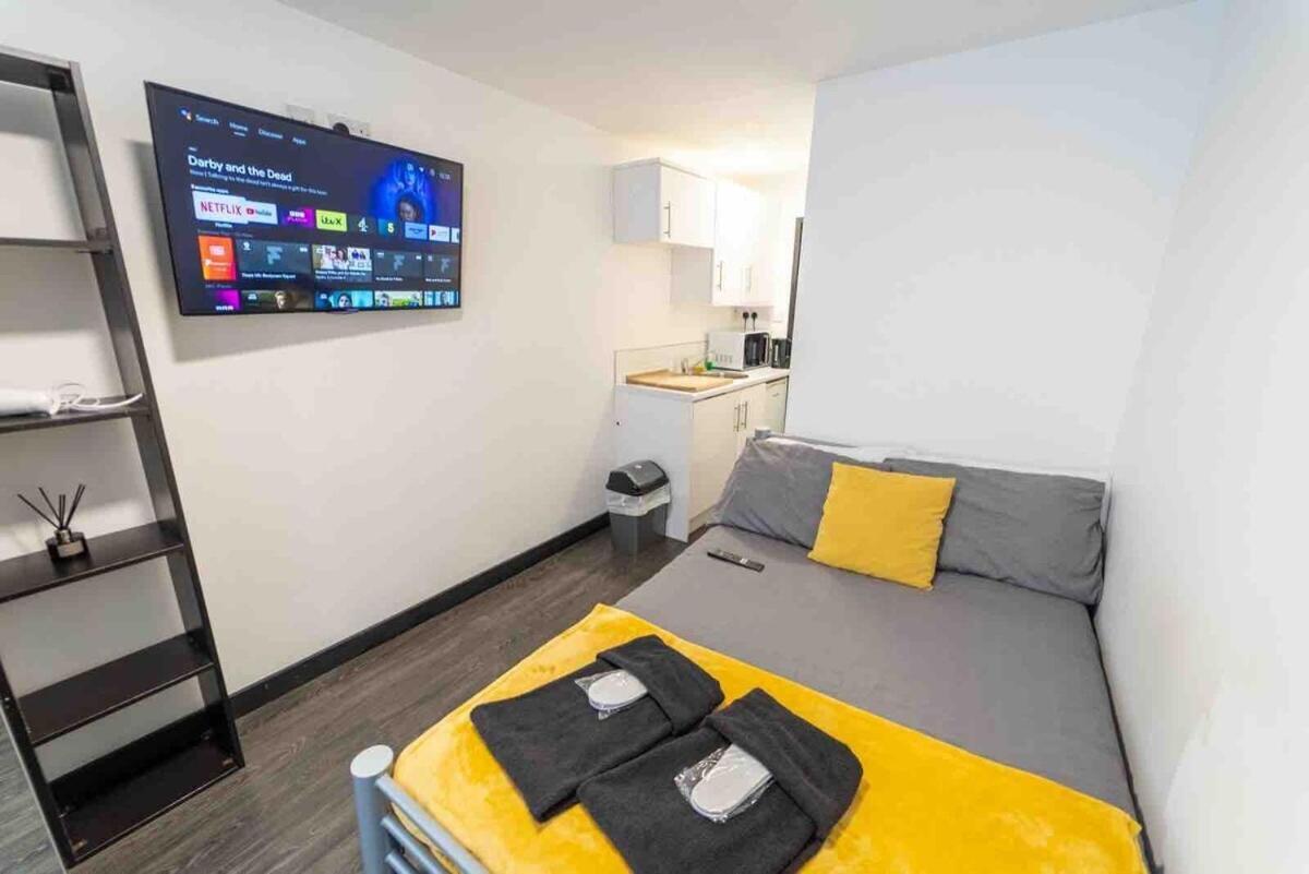 Stay Sa Cosy Equipped Studios Available 10 Mins From The City! Free Wifi &50" Smart Tv'S! Birmingham Eksteriør bilde